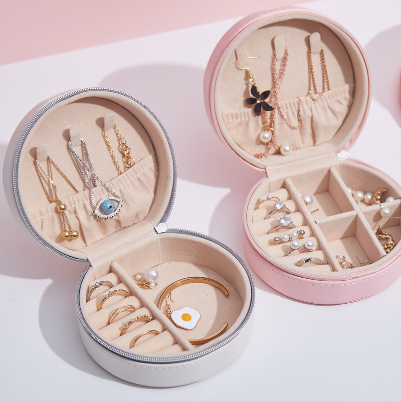 花嫁介添人の名前が付いたパーソナライズされたジュエリーボック - Monogram Custom Case のレビューと価格