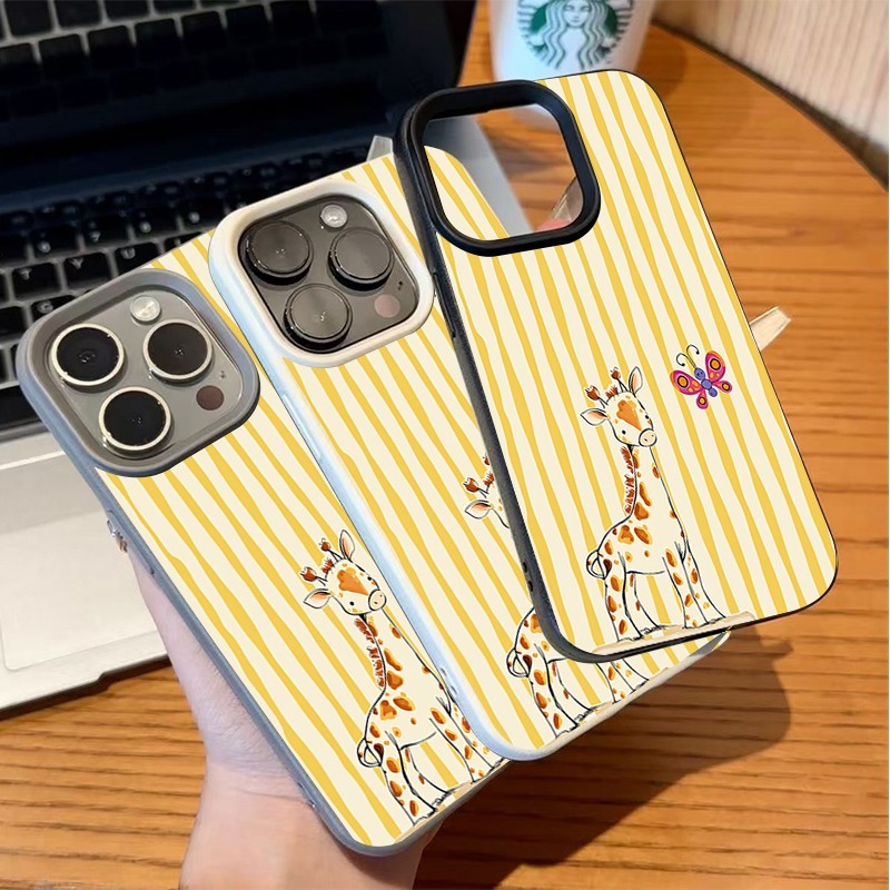キリン柄の黄色と白のストライプ柄スマホケース Samsung - Phone Cases Yellow のレビューと価格
